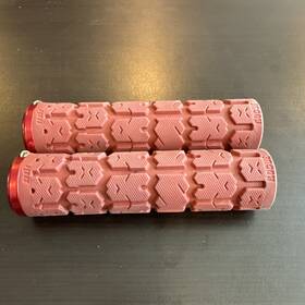 D33rgdr-r Odi Rogue V2.1 Lock-on Grips - Red