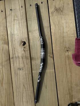 Hb18sxc2035x820p877 Raceface Sixc Handlebar - Carbon Riser 35 X 820mm 20mm Rise