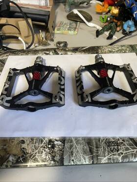 3017302700 Rockbros Mountain Bike Pedals 9/16ftft Aluminum Alloy Bearing Reflective