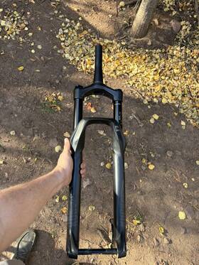 00.4020.561.004 Rockshox 35 Debon Air Rl 27.5 Inch Suspension Fork - Gloss Black