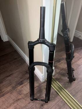 00.4020.563.001 Rockshox Yari Debonair Fork 27.5 170mm Travel