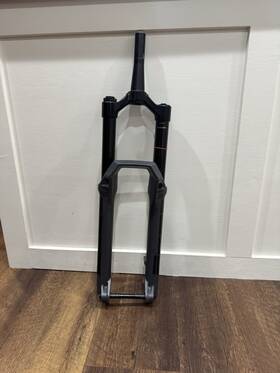 00.4021.075.013 Rockshox Zeb Ultimate Charger 3.1 Rc2 Suspension Fork - 29 Inch 180 Mm 15 X 110