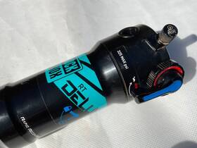 00.4118.239.000 Rockshox Deluxe Rt Trunnion Mount 185mm X 52.5mm. Fits Giant Trance Advanced
