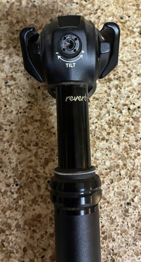 Rockshox 00.6818.065.000 Reverb Axs Xplr Dropper Seatpost 27.2 X 50w/ Remote And Battery. 400mm