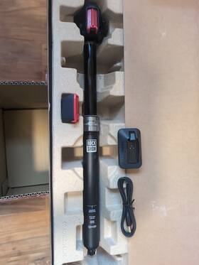 Rockshox 006818040000 Reverb Axs Dropper Seatpost 30.9 150mm. Only Used 3 Months. New Battery