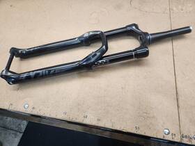 50593949 Rockshox Lyrik Select Plus 29ftft 170mm Mtb Fork Boost 42mm Offset Charger 2.1