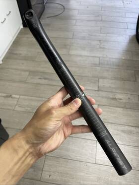 28121-3700 Roval Alpinist Carbon Seatpost 27.2x300