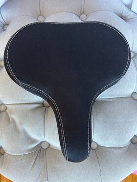 Schwinn 038675177413 Extra Wide Soft Foam Bike Saddle Black