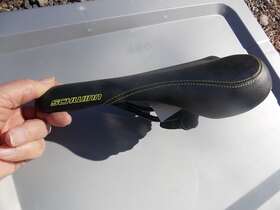 Schwinn 713835100257 Mens Bicycle Saddle/seat