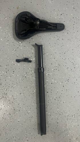 007-04-380 Sdg Yt Postman V2 Dropper Post With Remote Lever And Bel-air V3 Max V4l Seat