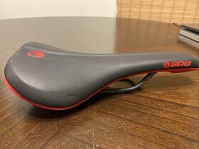 06321 Sdg Components Bel-air V3 Max Saddle - Lux-alloy Black Red Never Mounted Nice