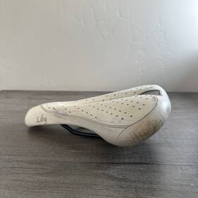 022a829ee0002 Selle Italia Lady Flow White Saddle Fec Alloy Rails Black