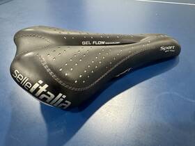 052h501aec001 Selle Italia Sport Gel Flow Black - 5.5 Inch/40mm