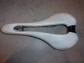 Selle Italia 821973353111 Slr Superflow Titanium Rail Saddle L3 Carbon Fibre Underside