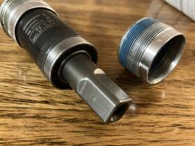 Ebbun300c23x Shimano Bb-un300 Bottom Bracket Eng Bsa 73x122.5mm 123mm Square Taper Jis