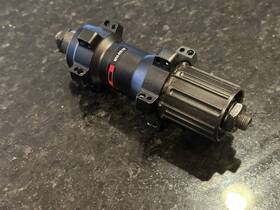 Wh-rs10 Shimano Fh-rs10 Rs10 Rear Hub 20h 130mm Black Mtb Touring Road