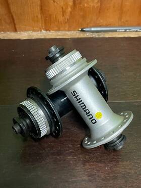 Hb-m435 Shimano Front Disc Hub Centerlock 32 Holes Quick Release Silver