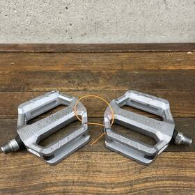 Pd-ef202 Shimano Pedals 9/16 In Silver Platform Mountain Bmx Hybrid Flat