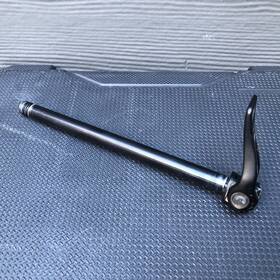 Sm-ax75 Shimano Thru Axle - 12 X 142mm No Fixing Nut Great Shape
