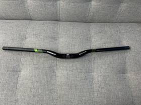 4b-sk3180030-101-v121-am Spank Spike 800mm Vibrocore Handlebar 31.8mm Clamp 30mm Rise Black And Green