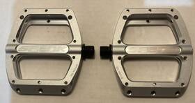 Spank 711225690681 Spoon 100 Pedals - Platform Aluminum 9/16 Inch 100mm Wide Raw Silver
