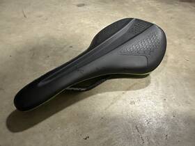 Spank 717760769561 Spike 160 Saddle - Black Green Low Friction Synthetic Skin 265mm Width
