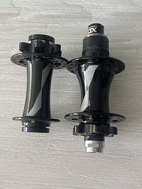 00.2018.013.010 Sram Hubs From And Rear 6-bolt Disc J-bend Black 32 Holes