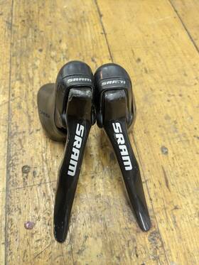 00.5215.024.000 Sram S900 Carbon Fiber Brake Levers Pair - Adjustable Reach Lightweight