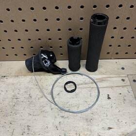 00.7018.318.000 Sram Gx Eagle Rear Twist Grip Shift Shifter 12-speed Black Includes Both Grips