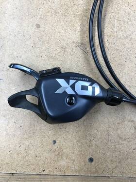 00.7018.433.001 Sram Right Shifter - Black