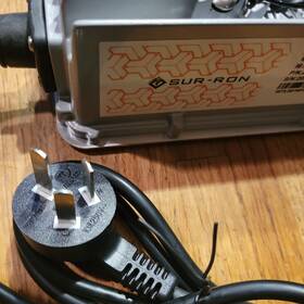 21700-yq2a-0800 Surron Light Bee X Oem Charger 60v 10a 200-240v. 250volt 10amp Input. Check Plug