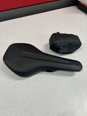 270199-0001222-no Syncros Saddle Belcarra Black Includes Bag