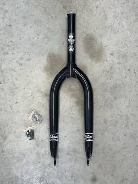 F-199-rbk The Shadow Conspiracy Vultus Featherweight Adj Fork - Black