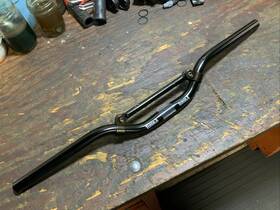 Bar3134 Trans-x Riser Handlebar 620mm With Cross Brace Black Alloy 25.4 Clamp