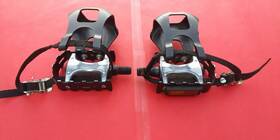 Trek 747709107233 Pair Road Bike Pedals 9/16 Inch Spindle With Toe Clips Fixed Foot Strap