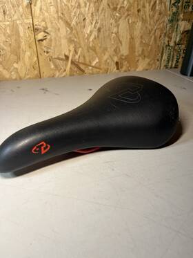 9941551.0 Trek Velo Bike Saddle - Black With Red Rails Lightweight Seat Pat