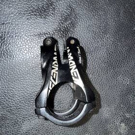 00.6518.027.000 Truvativ Descendant Stem 40 Mm Clamp 35.0mm /-0 Degree 1 1/8 In Black Aluminum
