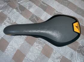 210560 Velo Haibike Xduro Mens Saddle Gray-black-yellow 9.9 Oz 280 Grams Mtb Road Bike