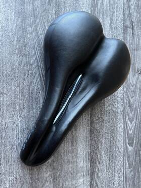 250337 Velo Bike Seat Wide Channel Saddle Lightweight Vented Black Inch New