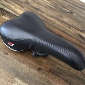 Ut-2785 Vitesse Racing Road Mtn Universal Replacement Bicycle Bike Seat Saddle