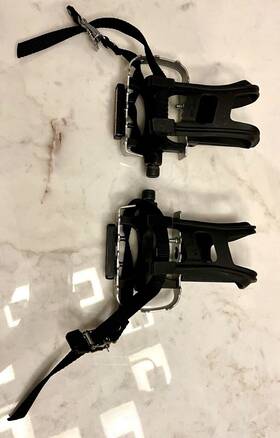 Lu-c25 Wellgo Bicycle Pedal With Mt-14 Toe Clip And Strap