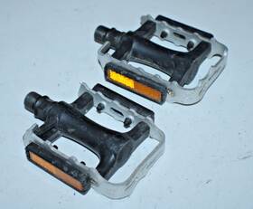M-085 Wellgo M085 Flat Platform Cycling Bike Pedals Mtb Bikepacking Touring Commuter