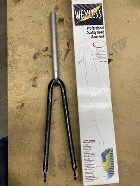 Weyless 410001420590 Carbon Bike Fork