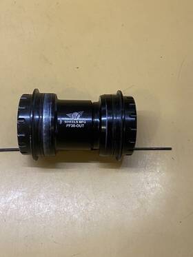 Pf30-out Wheels Manufacturing 24mn Spindle Bottom Bracket