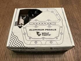 Wolf Tooth 810006806847 Waveform Pedals - Black Size Large