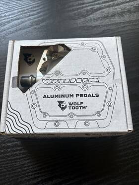 Wolf Tooth 810006807585 Waveform Pedals - Silver Small. Used Twice
