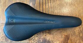 W065-0591 Wtb Rocket Titanium Saddle 130mm Narrow Width Black Thick Dna Padding