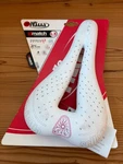Selle Italia Diva Gel Flow Women's Saddle New Condition Lightweight Design. Fixed Price $172.95.