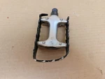 Wellgo LU-C8 Platform Right Pedal Only 9/16" Mountain Bmx Bike Silver Black. Fixed Price $12.00.