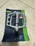 Evo Freefall Dx Platform 9/16" Pedals Removable Pins Sev. Fixed Price $17.00.